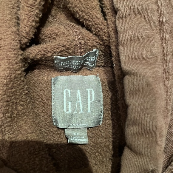 2 men’s small Gap Logo hoodies. A teenagers dream. Comfortable and oversized. - Picture 4 of 5